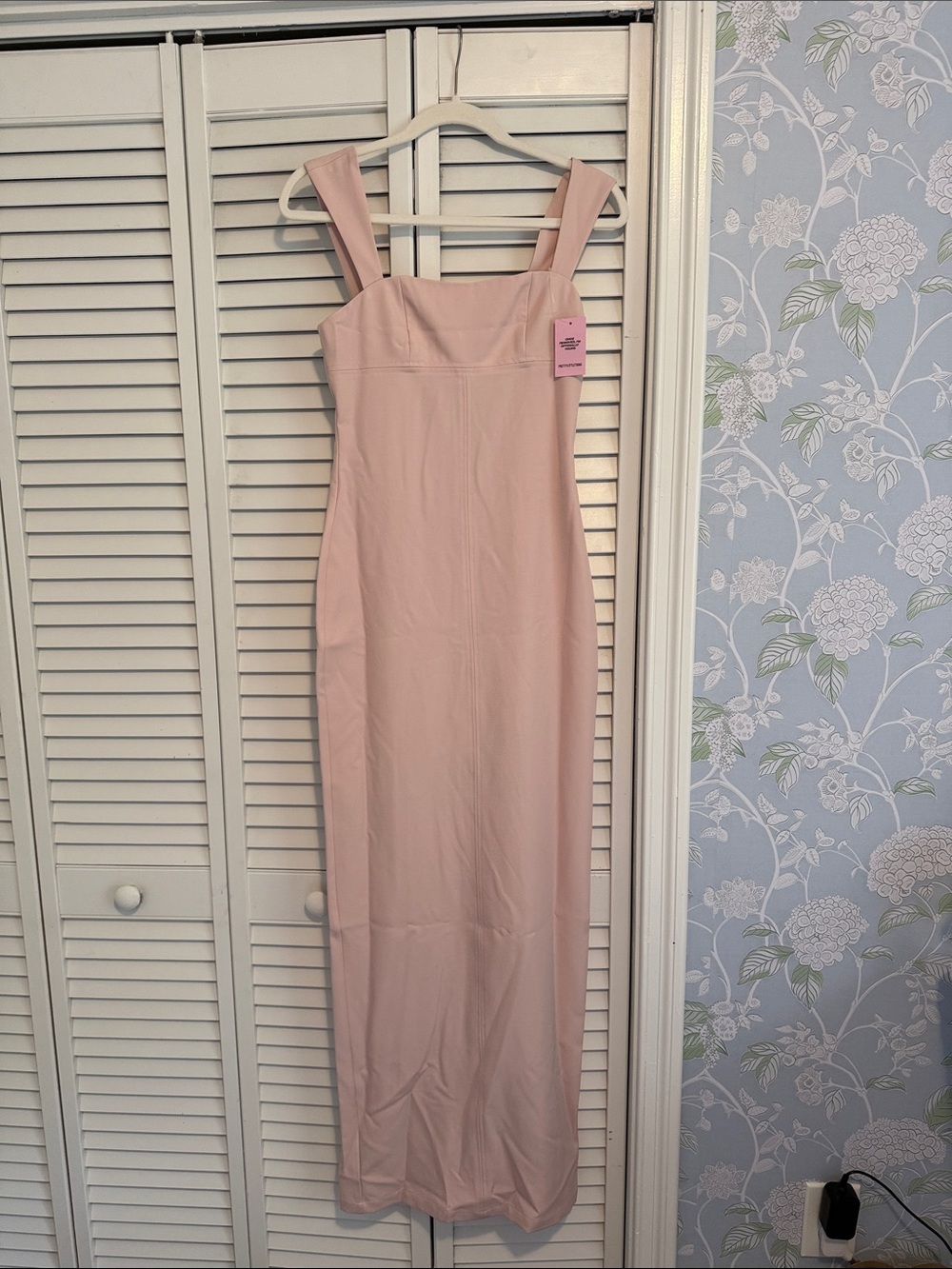 Pretty Little Thing NWT Blush Tailored Woven Strappy Maxi Dress